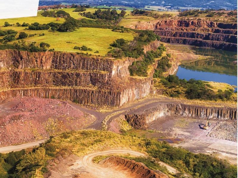 Unlocking Bombo Quarry – a new basalt climbing area? We need your help to make it&nbsp;happen.